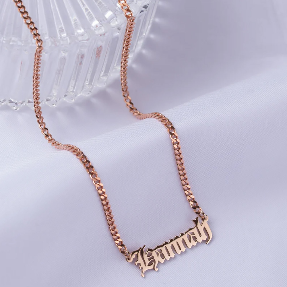 Personalized Old English Stain – Vintage Fashion Guild recenzja i cena