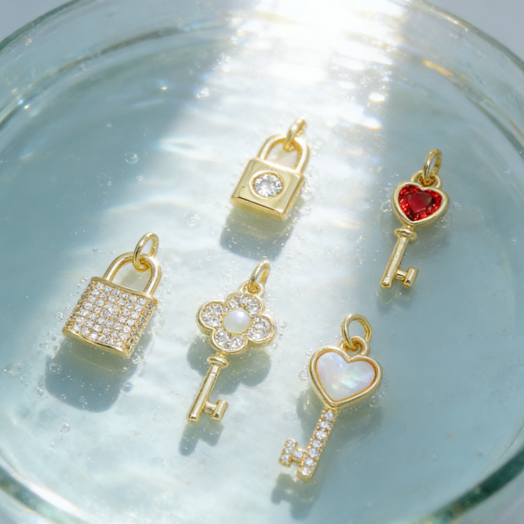 4Pcs Pendants Sparkling Heart  – Vintage Fashion Jewelry Necklaces recenzja i cena